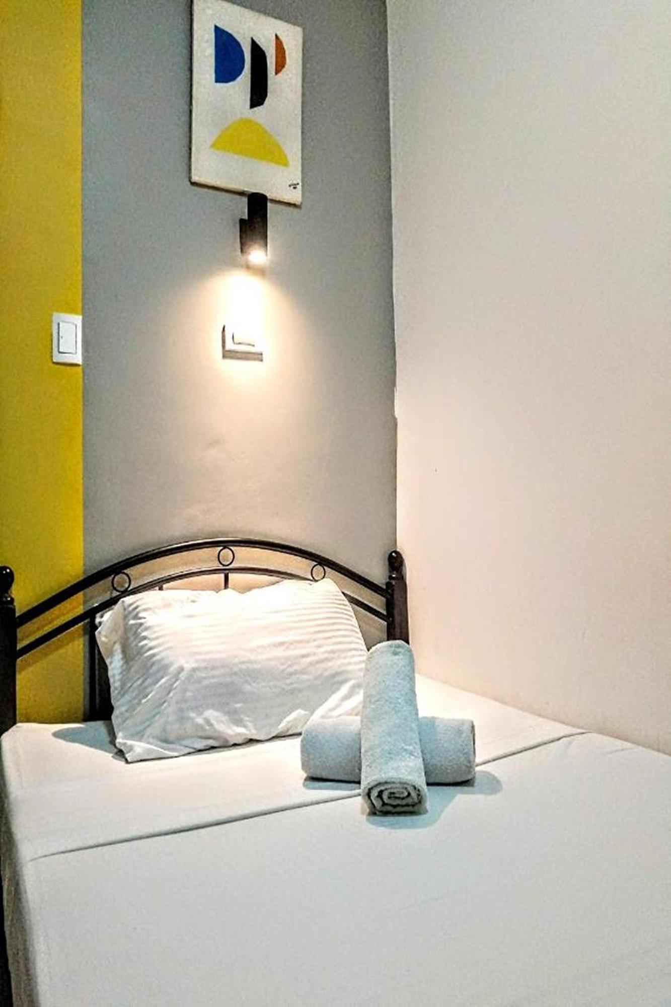 Hometel Barrio House Mactan Мактан Экстерьер фото